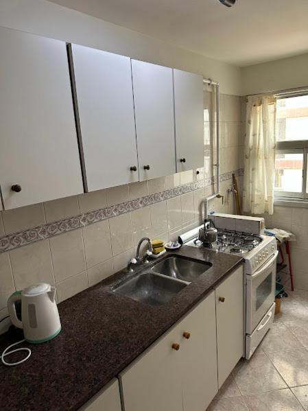 Apartamento Amplio Departamento Con Balcon En Zona Estrategica Mar del Plata