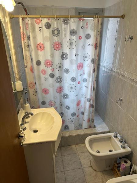 Amplio Departamento Con Balcon En Zona Estrategica