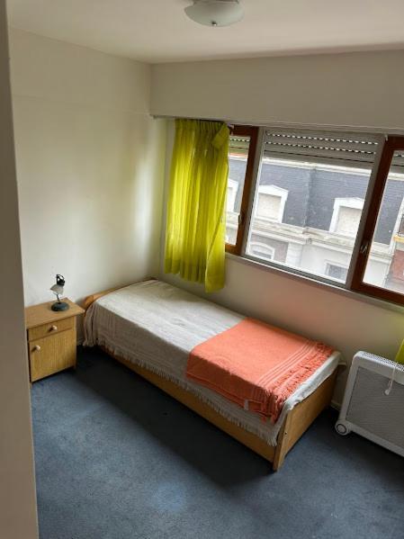 Apartamento Amplio Departamento Con Balcon En Zona Estrategica *