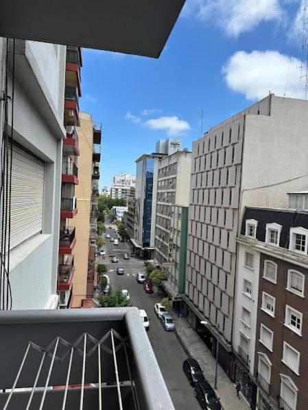 Amplio Departamento Con Balcon En Zona Estrategica Apartamento *