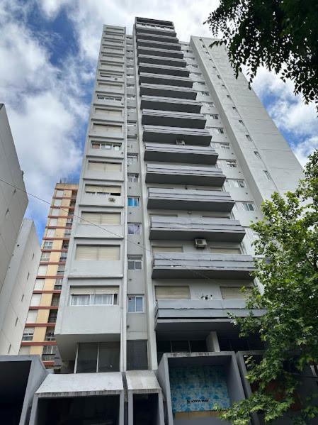 Amplio Departamento Con Balcon En Zona Estrategica Apartamento Mar del Plata